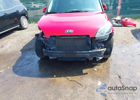 2013 Kia Soul z USA, uszkodzony, nr VIN KNDJT2A57D7626448